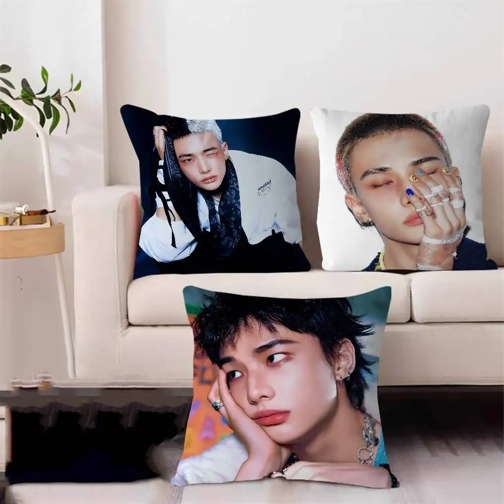Hyunjin وسادة هدية ديكور المنزل والمكتب غرفة نوم أريكة غطاء وسادة السيارة 45x45 #2