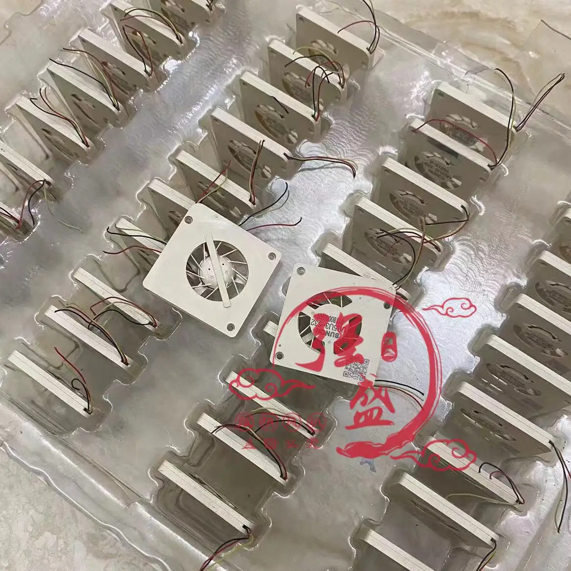 

SUNON UB5U3-532 DC 5V 30x30x3mm 3-проводной охлаждающий вентилятор для сервера