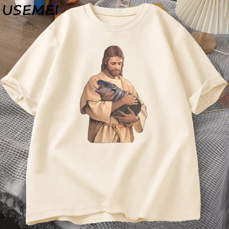 Divertente Meme Jesus Holding Moo Deng T Shirt uomo donna l\'ippopotamo Joke Moo Dang Lover thailandia T-Shirt cotone manica corta Tees