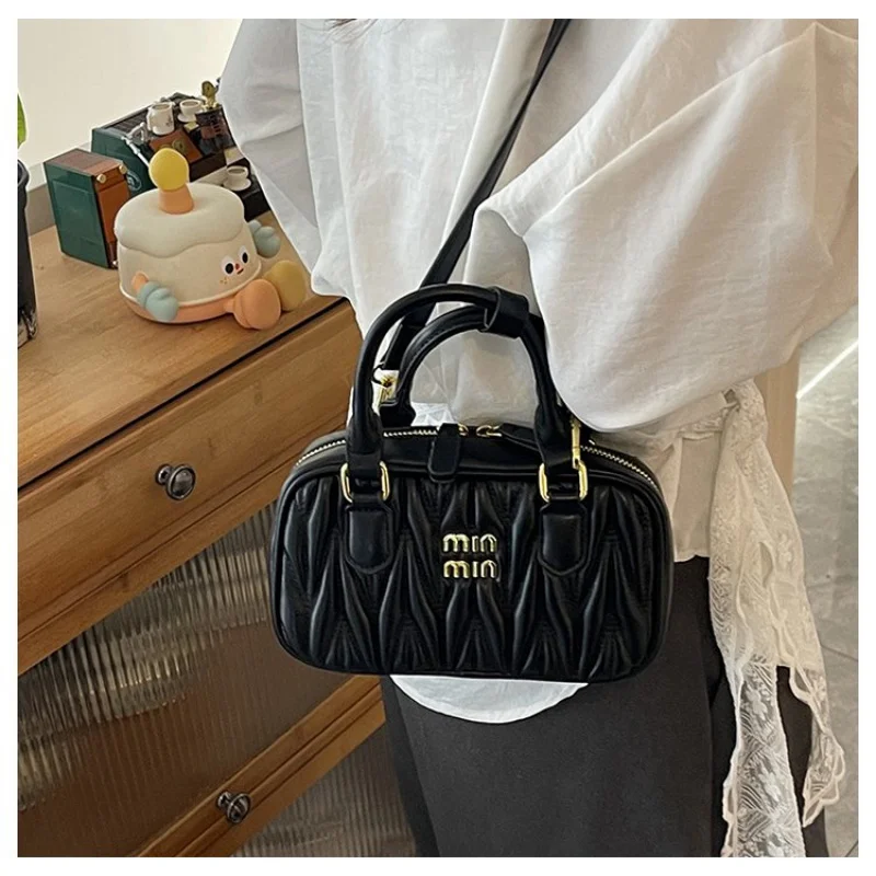 

Retro Nylon Backpack Unisex Travel Bag Foldable & Lightweight​