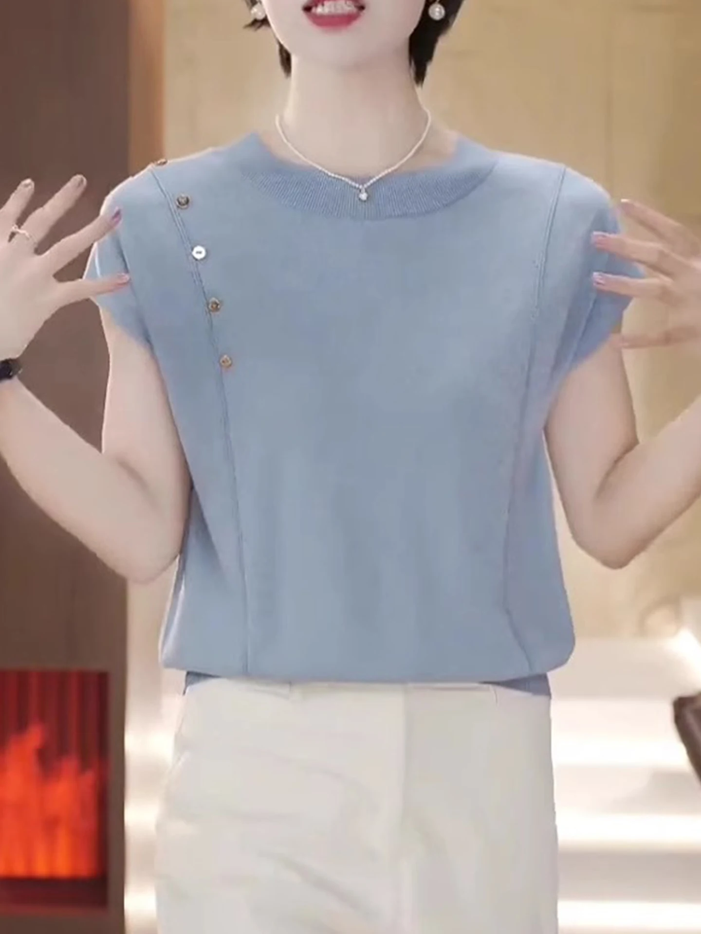 เสื้อถักทรงตรงแบบเรียบหรู สไตล์เกาหลี สำหรับฤดูร้อน ปี 2025 ดีไซน์สีพื้น เรียบง่าย เหมาะสำหรับใส่ทำงาน