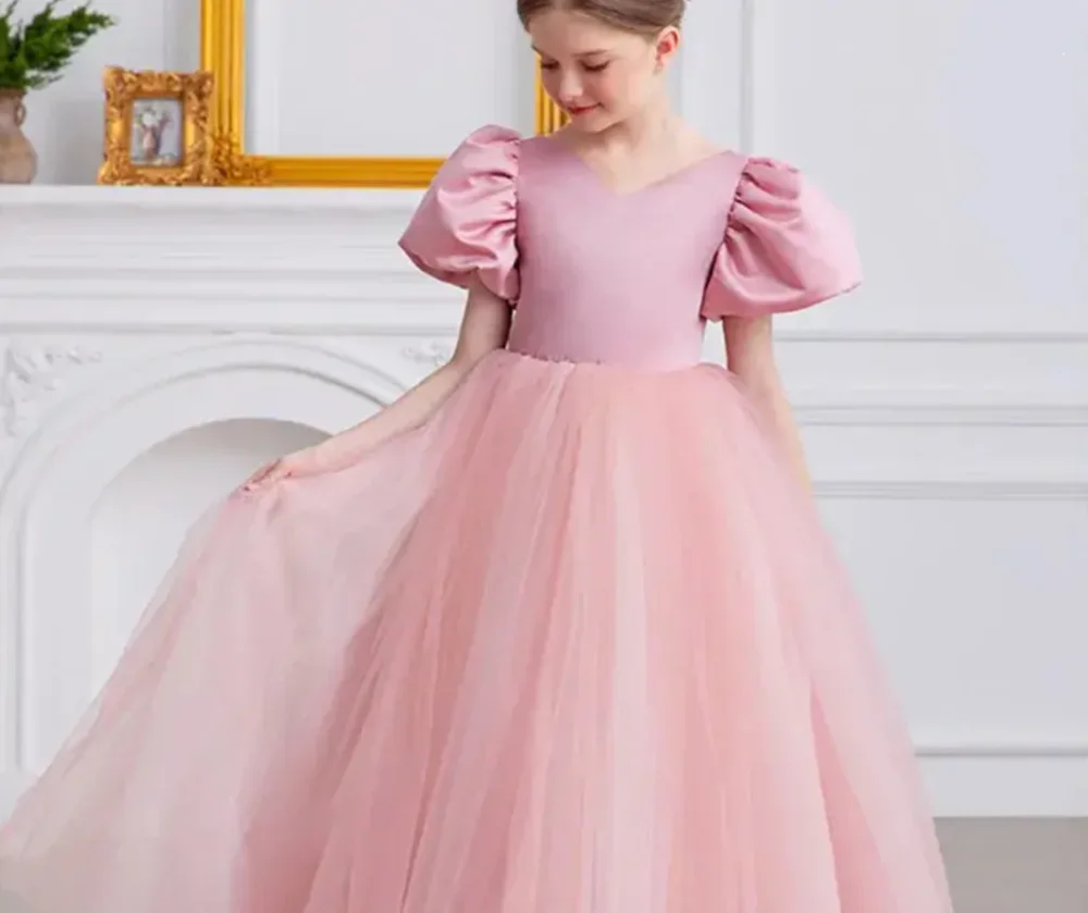 Customized Pink Flower Girl Dresses For Wedding V-Neck Short Sleeves Puffy Simple Princess First Communion Bridesmaid Prom Gown