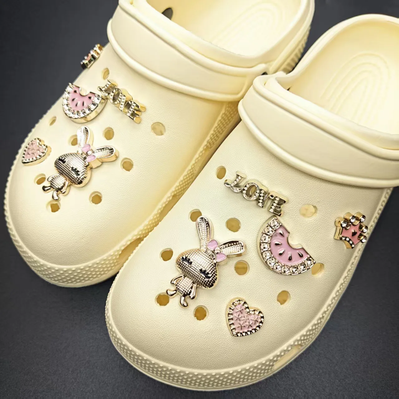 

Chic Shoe Charms for Crocs Rabbit Decorations Set Pink Golden Women Crown Shoe Pins Love Accessories Party Wedding Slipper Decor