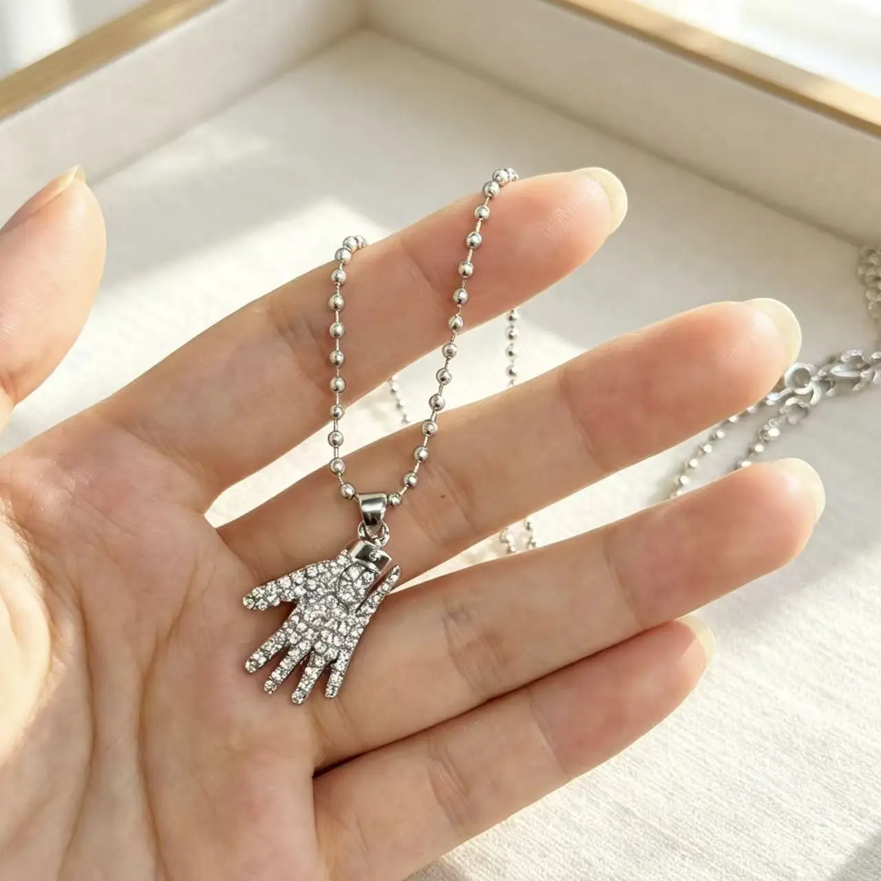 Collar con Guantes de Diamantes Completos de Michael Jackson, Joyería de Nicho Unisex, Cadena de Clavícula con Diseño de Palma, Regalo Único y con Personalidad