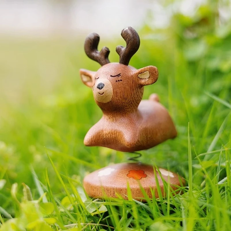 

Creative swing deer wood carving ornaments car center console decoration office home cute desktop ornaments birthday gift