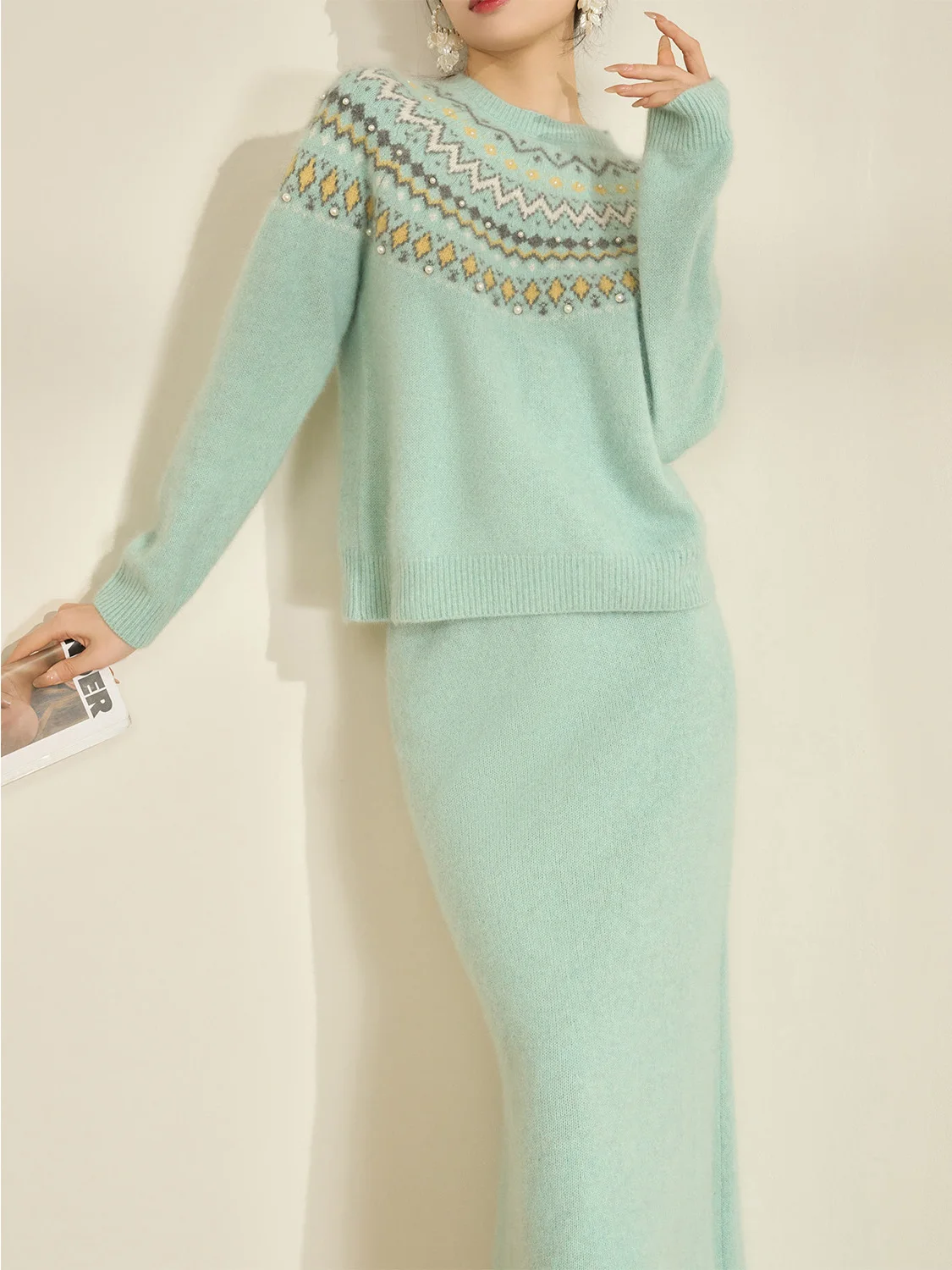 

Вязаный комплект из свитера и юбки для женщин: комфортная, дышащая вязаная одежда для весны, осени и зимы