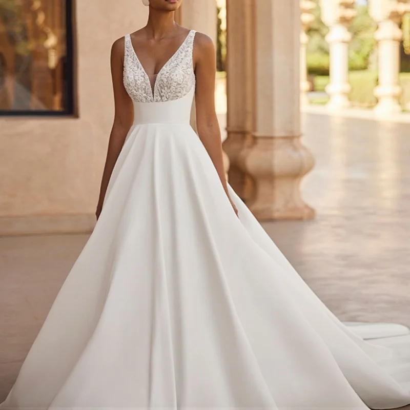 ที่กําหนดเองหรูหรางาช้างสีขาวลูกปัด Elegant Sweetheart Ball Gown ชุดแต่งงาน applique ซาตินชุดเจ้าสาว