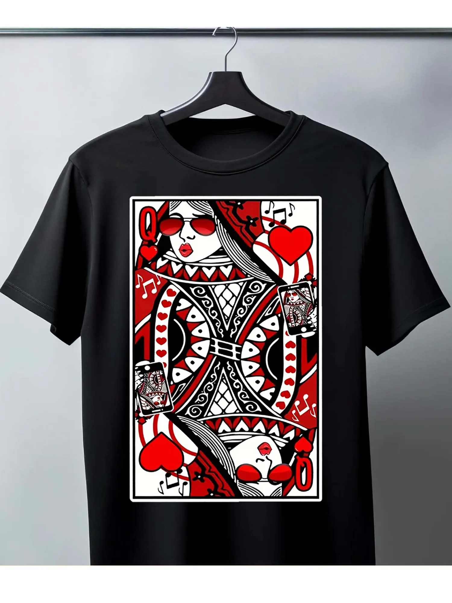Queen of Hearts Playing Card Design T-Shirt 100% Cotton O-Neck Short Sleeve Summer Casual Mens T-shirt Streetwear