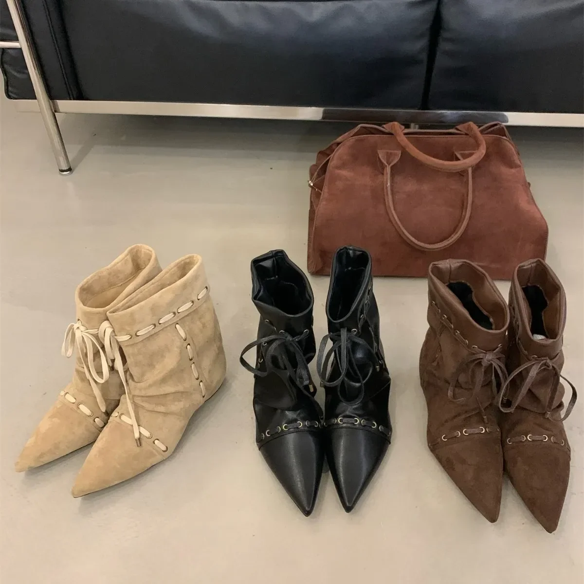 

Folded Pointed Toe Chelsea Boots Flat Bottom Western Cowboy Boots Autumn Winter New Style Retro Small Audience Beauty