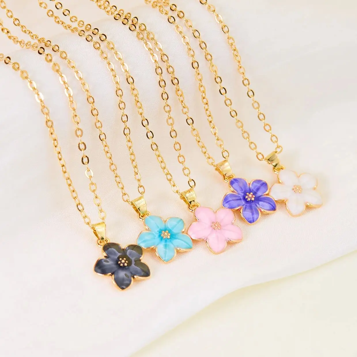 Minimalist Colorful Flower Necklace for Women Romantic Pink Cherry Pendant Necklace Make a Wish Paper Card Friendship Jewelry