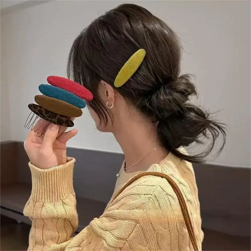 Retro-Stil Filzkamm mit ovalem Metallgestell – für voluminöse Hochfrisuren, Damen-Haaraccessoire – Detail 2