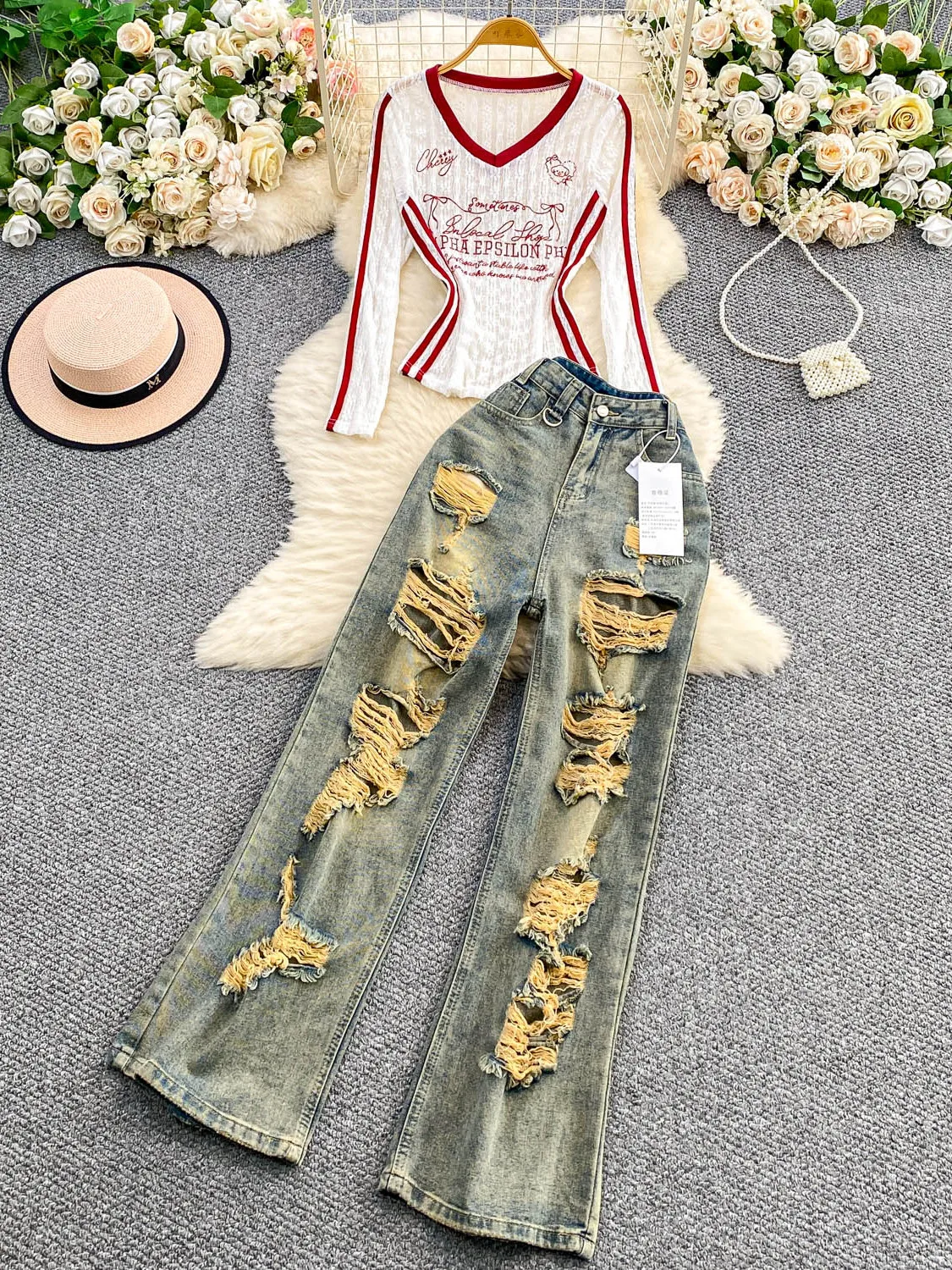 

Сексуальный топ с v-образным вырезом и вышивкой в американском стиле для девочек, винтажные рваные джинсовые широкие брюки, комплект из двух предметов, модная повседневная одежда...