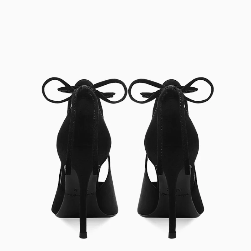 حذاء بكعب عالي بحزام أسود للنساء 2025 صيفي جديد مثير بكعب نحيف حذاء فردي مدبب مع تنانير وصنادل لأصابع القدم