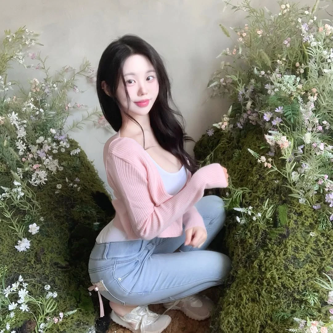 

High Waist Slim Fit Nine Points Denim Pants Women's Butt Enhancing Elastic Slimming Pencil Jeans Korean Sle Spring Autumn