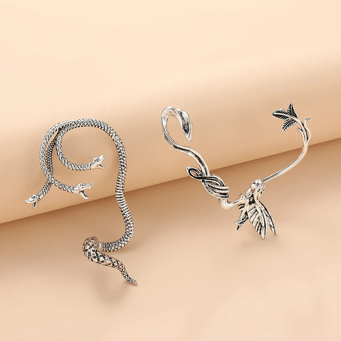 Gothic Three Headed Snake Earrings For Women Jewelry Vintage Elf Wing Ear Cuffs Earrings For Whole Ear 2025 Trendy Metal Jewelry