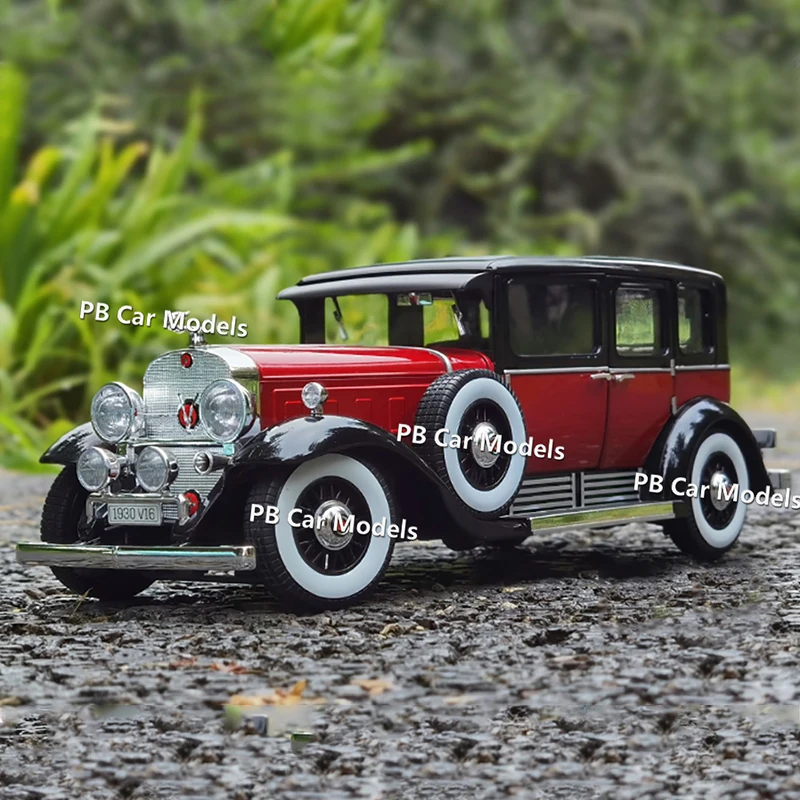 Original factory 1:18 1930 V16 Series 452A vintage car model car model