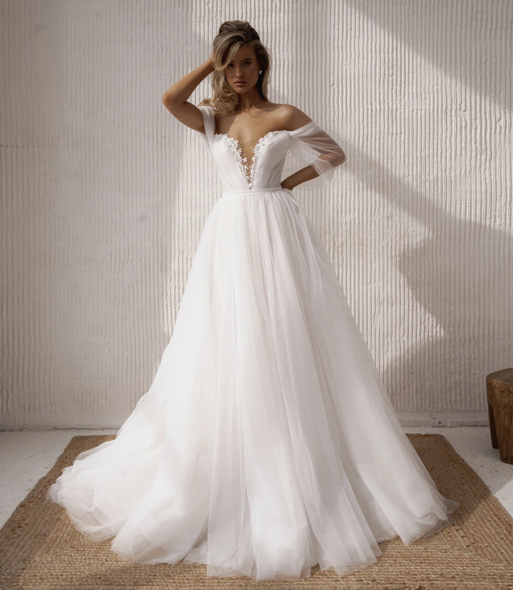 2024 White Wedding Dresses Sequined Off Shoulder A-line Guest Wedding Party Dress vestido de noiva For Bride Tulle Backless Gown