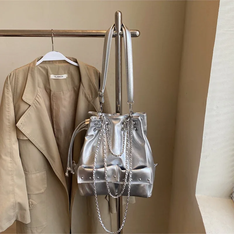 

Женская сумка-ведро с маленькими заклепками, модная сумка через плечо из искусственной кожи 2025 года, женские простые сумки и кошелек с цепочкой