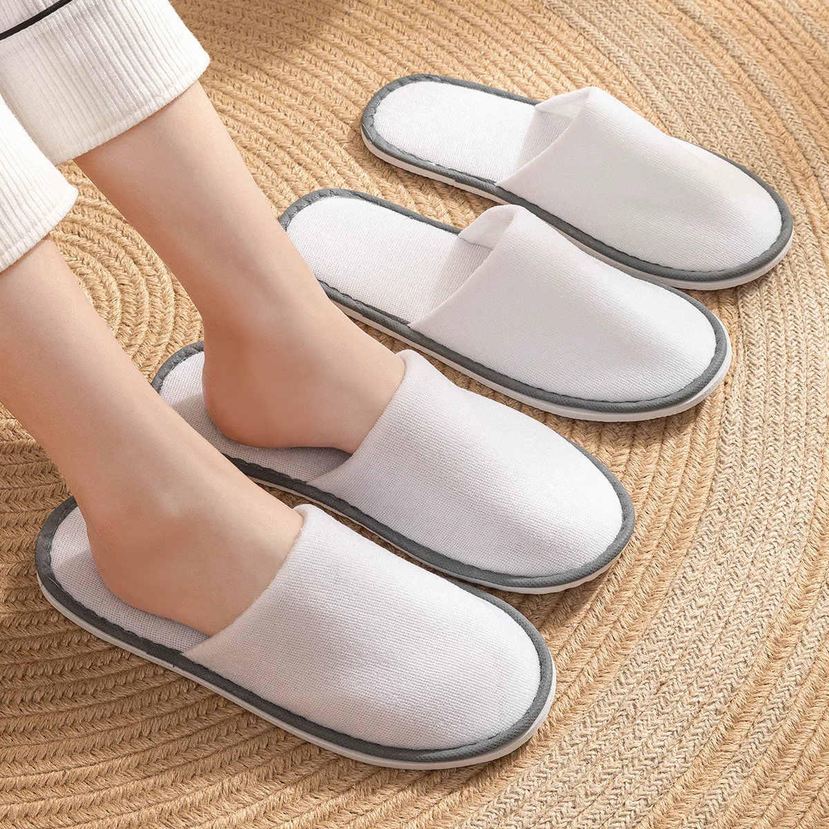 5 PACK One Time Use High Quality Closed Toe Non-slip Hotel Slippers White Disposable Hotel Bathroom Slippers