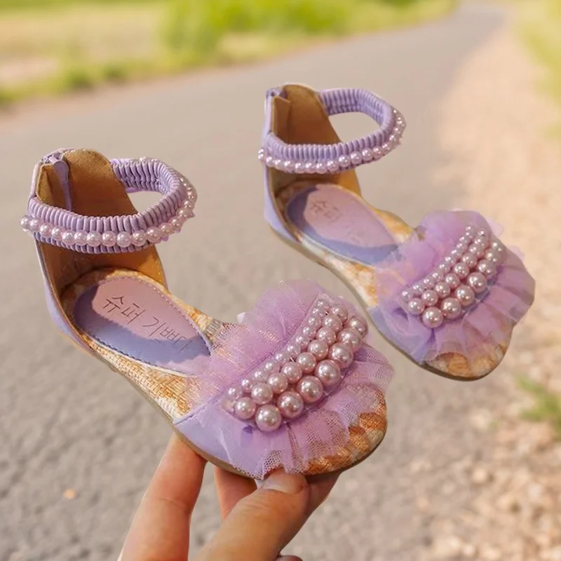 أحذية أطفال باللون الأرجواني والوردي والأبيض أحذية أميرات للبنات صنادل بناتي عصرية للأطفال مصممة أحذية فردية صنادل صيفية جديدة للفتيات