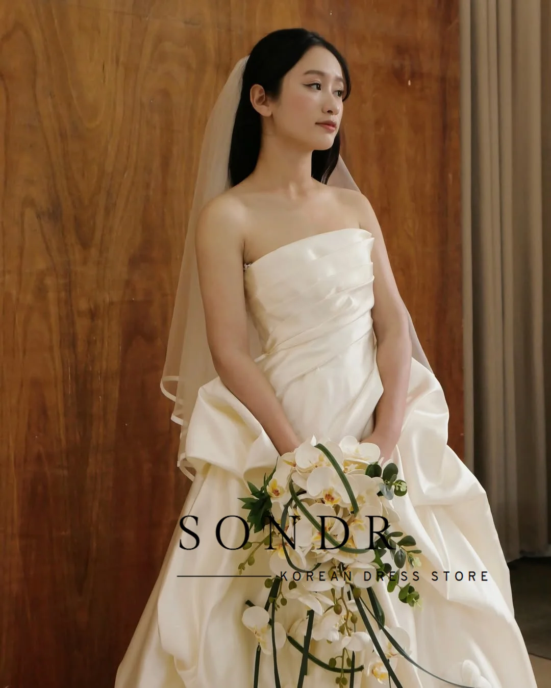 Sondr Customized Vintage Pleat Wedding Dress Strapless Ivory Satin A-Line Korea Photo shoot Bridal Reception Gown New 2026