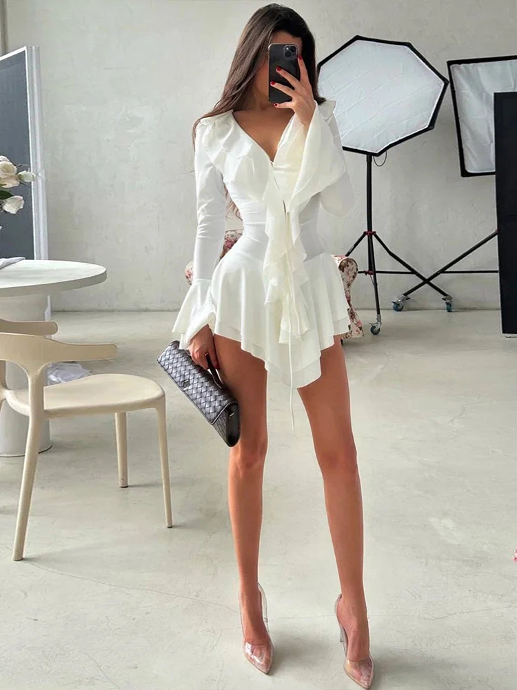 Vestido con dobladillo Irregular escalonado de gato extraño para mujer Y2K manga acampanada cuello en V vendaje elástico elegante fiesta de cumpleaños Chic Hipster ceñido al cuerpo