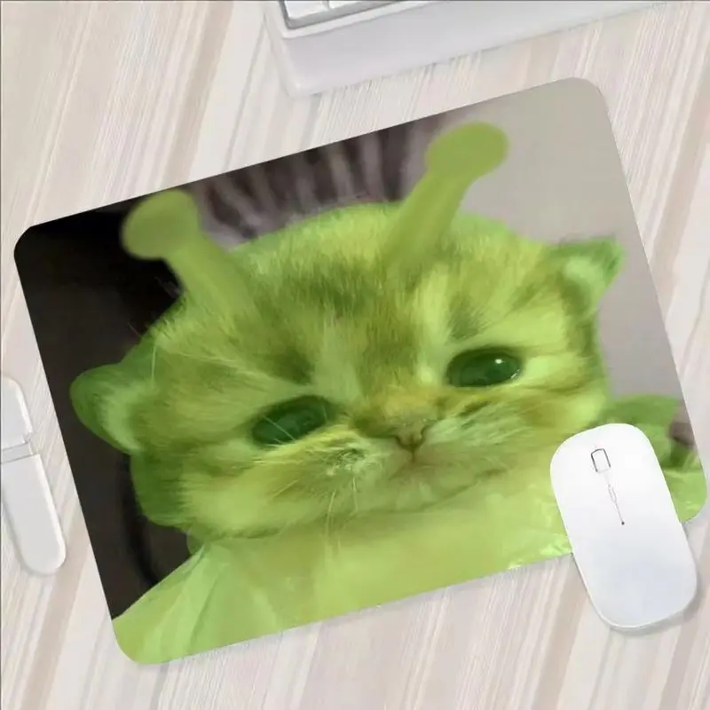 VIKAMA Funny Green Alien Kitten Mouse Pad Cute Meme Cat Non Slip Rubber Mat Gaming Office Laptop Desktop Decor
