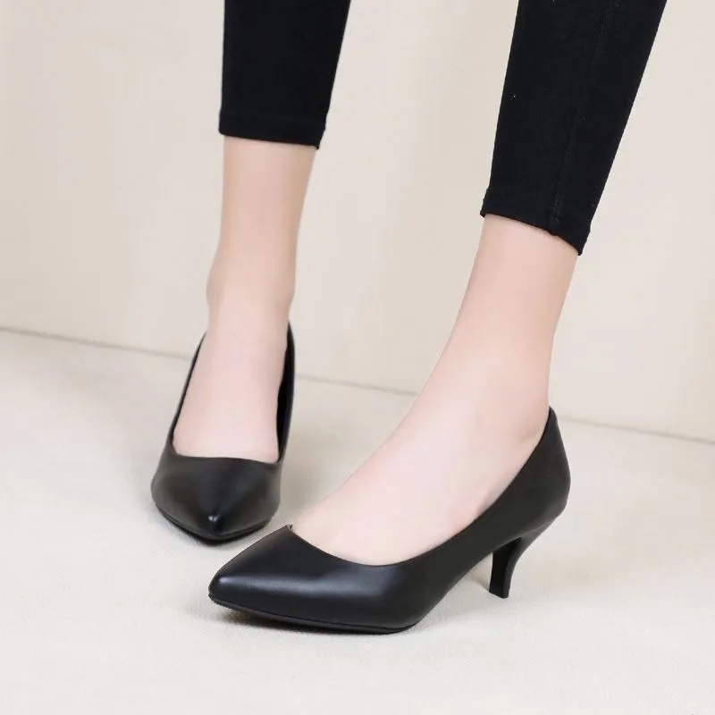 موضة جديدة لربيع وصيف 2025، كل شيء، أحذية عمل ناعمة، أحذية احترافية، أحذية رسمية بكعب ستيليتو أسود للنساء