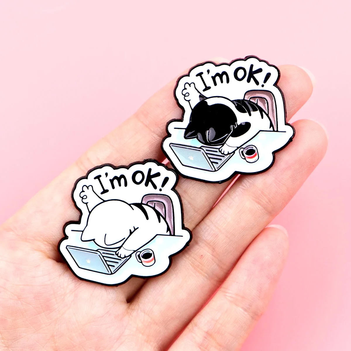 Cute Working Cat Lapel Pin Funny Office Slogan Enamel Brooch Cartoon Animal Metal Badge All-match Clothing Backpack Accessory Birthday Gift for Friends