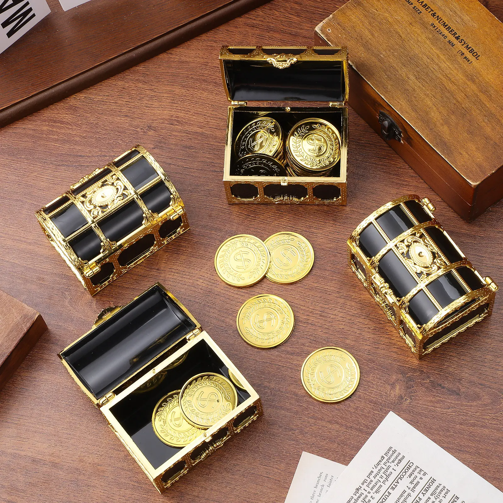 

10Pcs Pirate Chest Set Mini Plastic Treasure Boxes Vintage Storage for Kids Birthday Halloween Christmas Party Favor