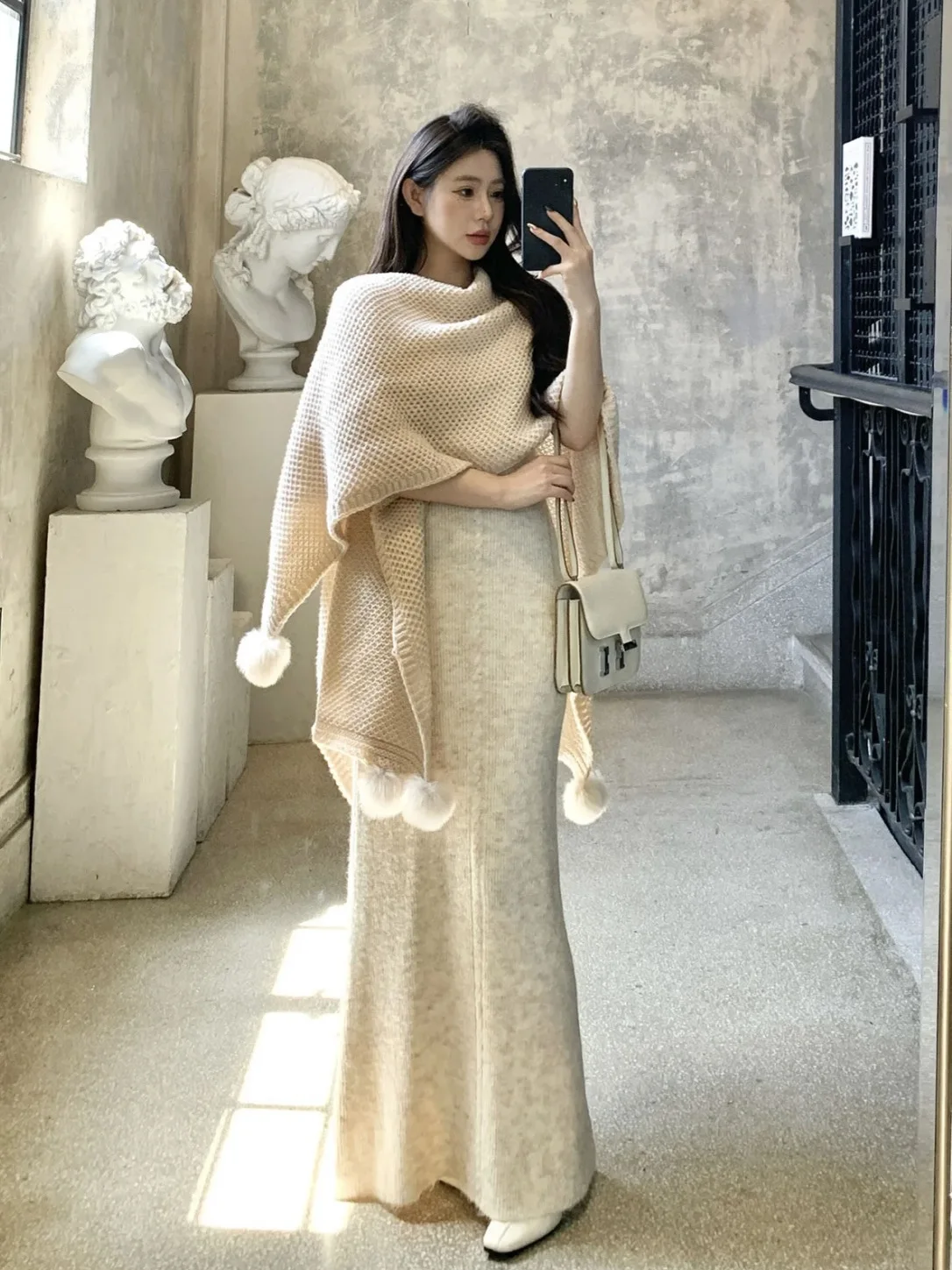 韓国風レイジースタイルニットマントショルダー秋冬暖かい中空ルーズカジュアル多用途アンチエイジングエレガンスアウターウェア女性用