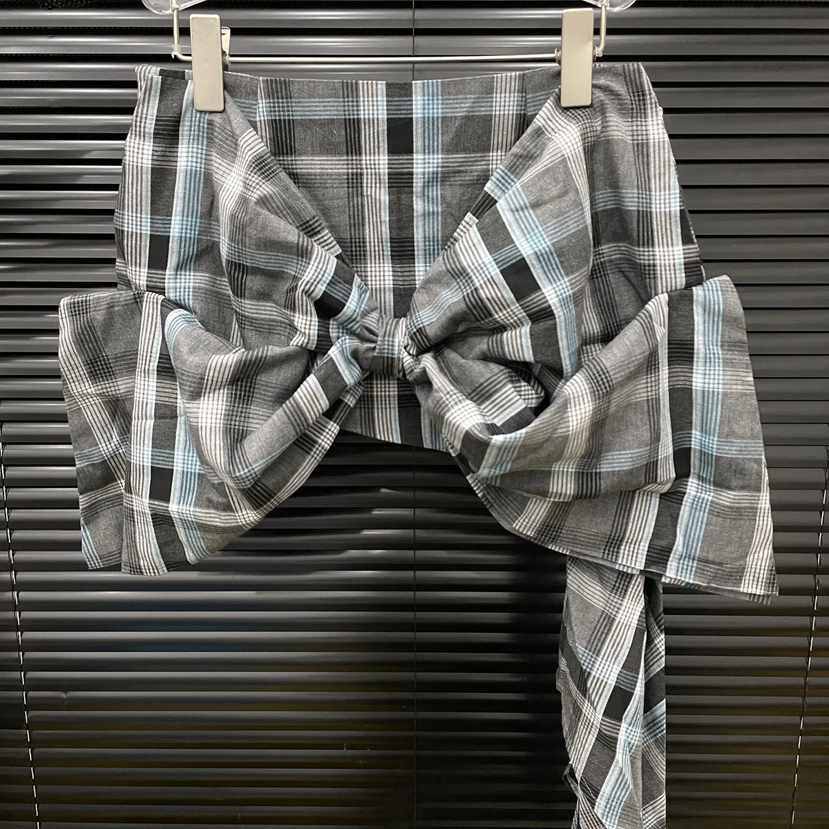 

Юбка с большим бантом, ранняя осень 2025, новый женский модный нишевый дизайн, короткие юбки трапециевидной формы нестандартной формы для девочек