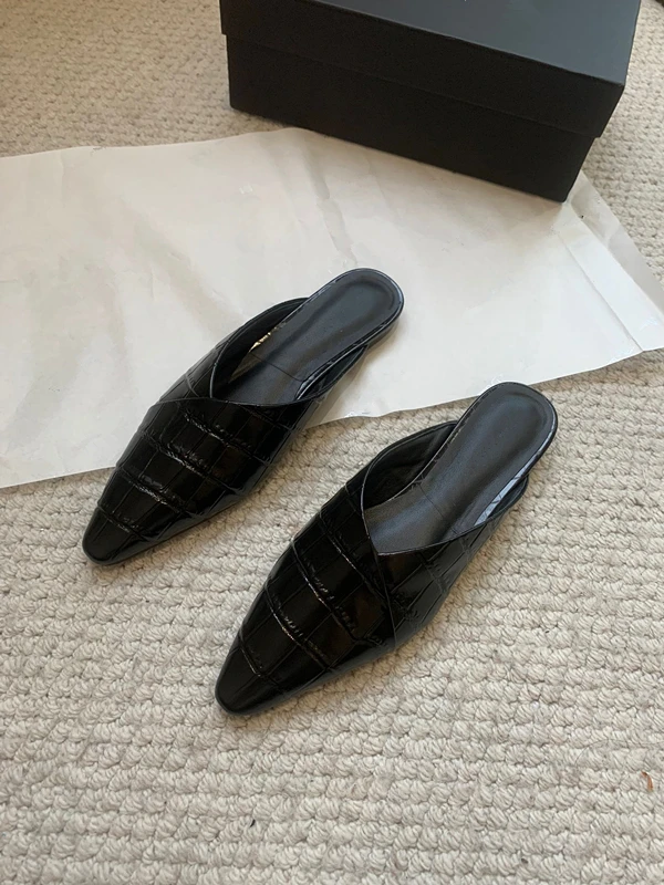 Withered Slippers Women 2024 Spring Summer Fashion French Vintage Genuine Leather Pointed Alligator Pattern Muller Flat Shoes