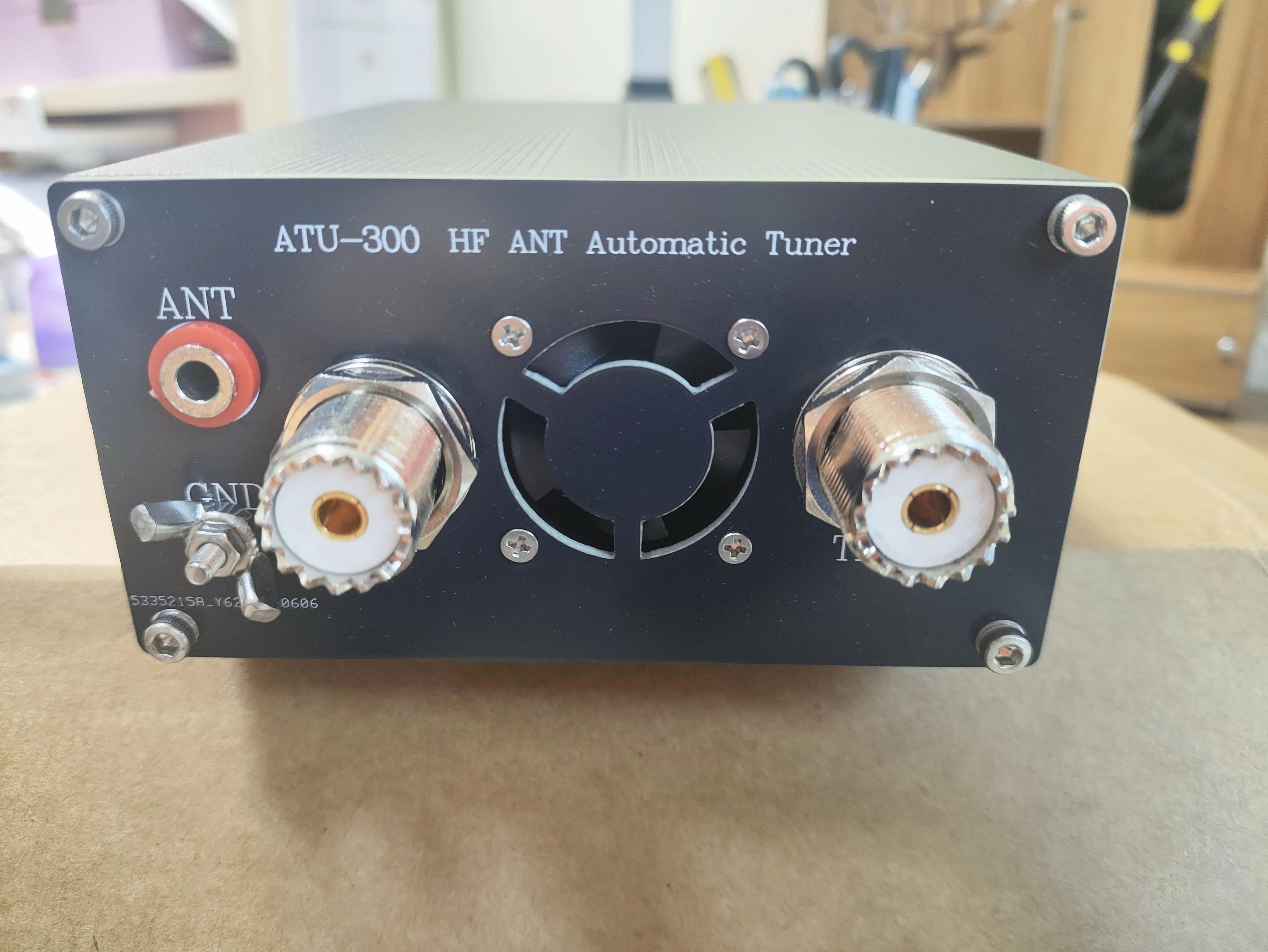 ATU-300W 1,8-54MHz Kurzwellen-Automatischer Antennentuner HF ANT Automatischer Tuner mit 0,91-Zoll OLED-Bildschirm – Detail 5