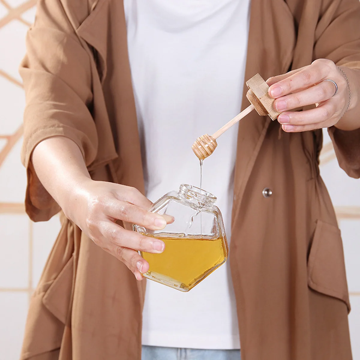 

2Pcs Clear Honey Glass Jar Sealing Pot Storage Container Wooden Lid Preserve Fresh Honey Glass Storage Clear Jars