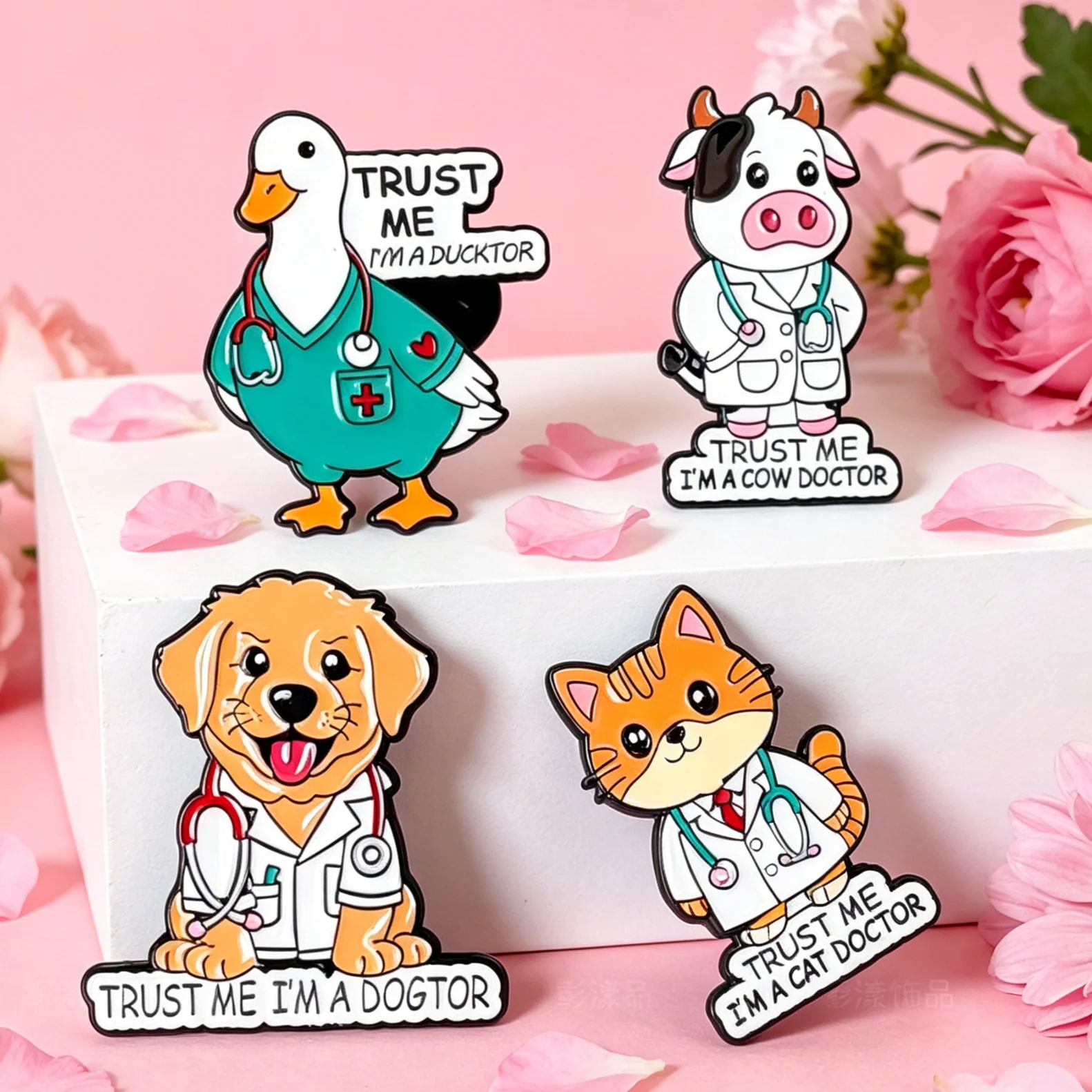 4-teiliges Lustiges Tierarzt-Emaille-Broschen-Set, Cartoon-Ente-Kuh-Hund-Katze Anstecknadel, Medizinischer Humor-Schmuck, Rucksack-Mantel-Dekoration – Detail 1