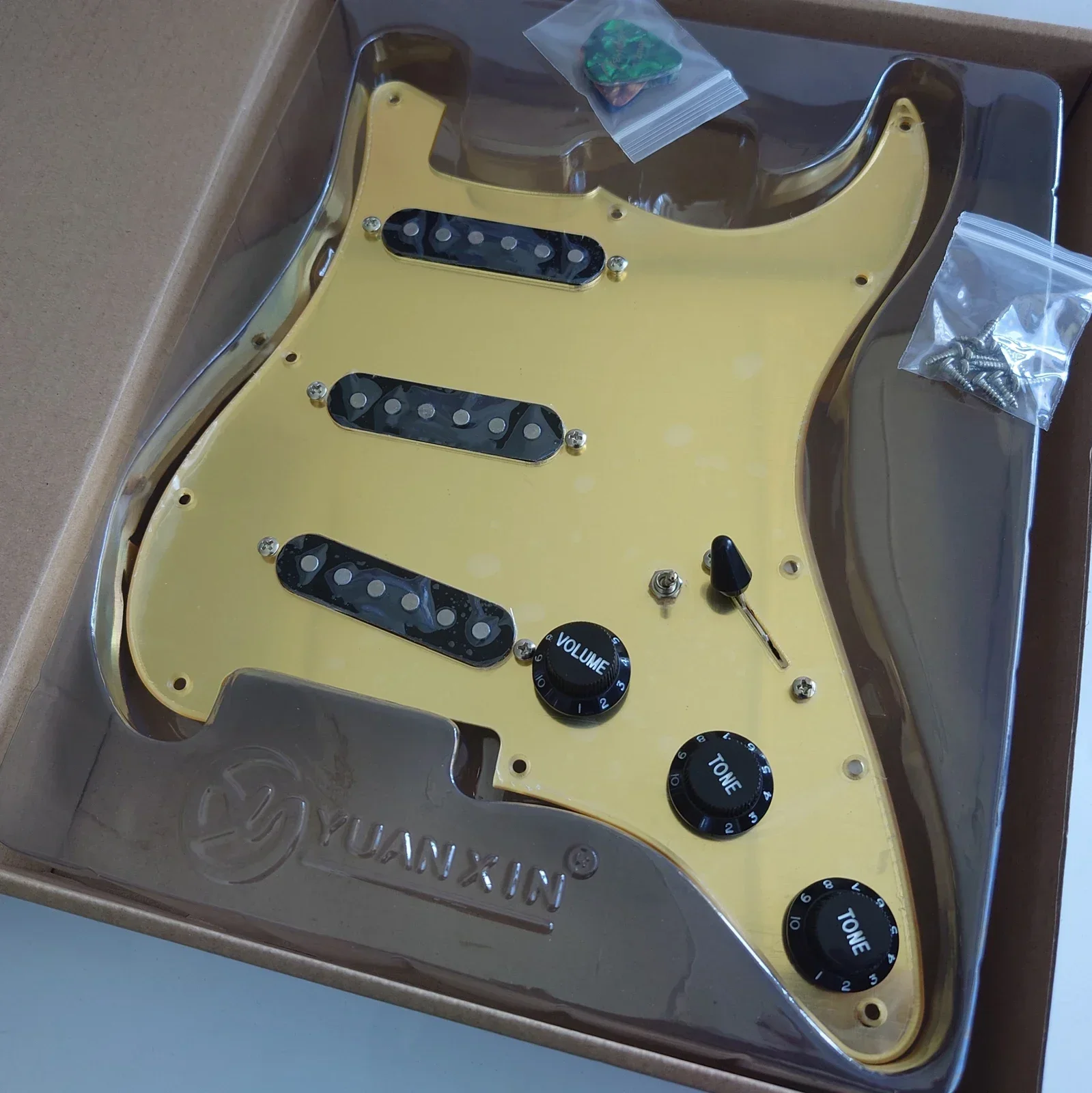 

SSS Guitar Prewired Loaded Pickguard Set with Coil Splitting Alnico 5 Pickup Set for ST Electric Guitars Replacement Parts