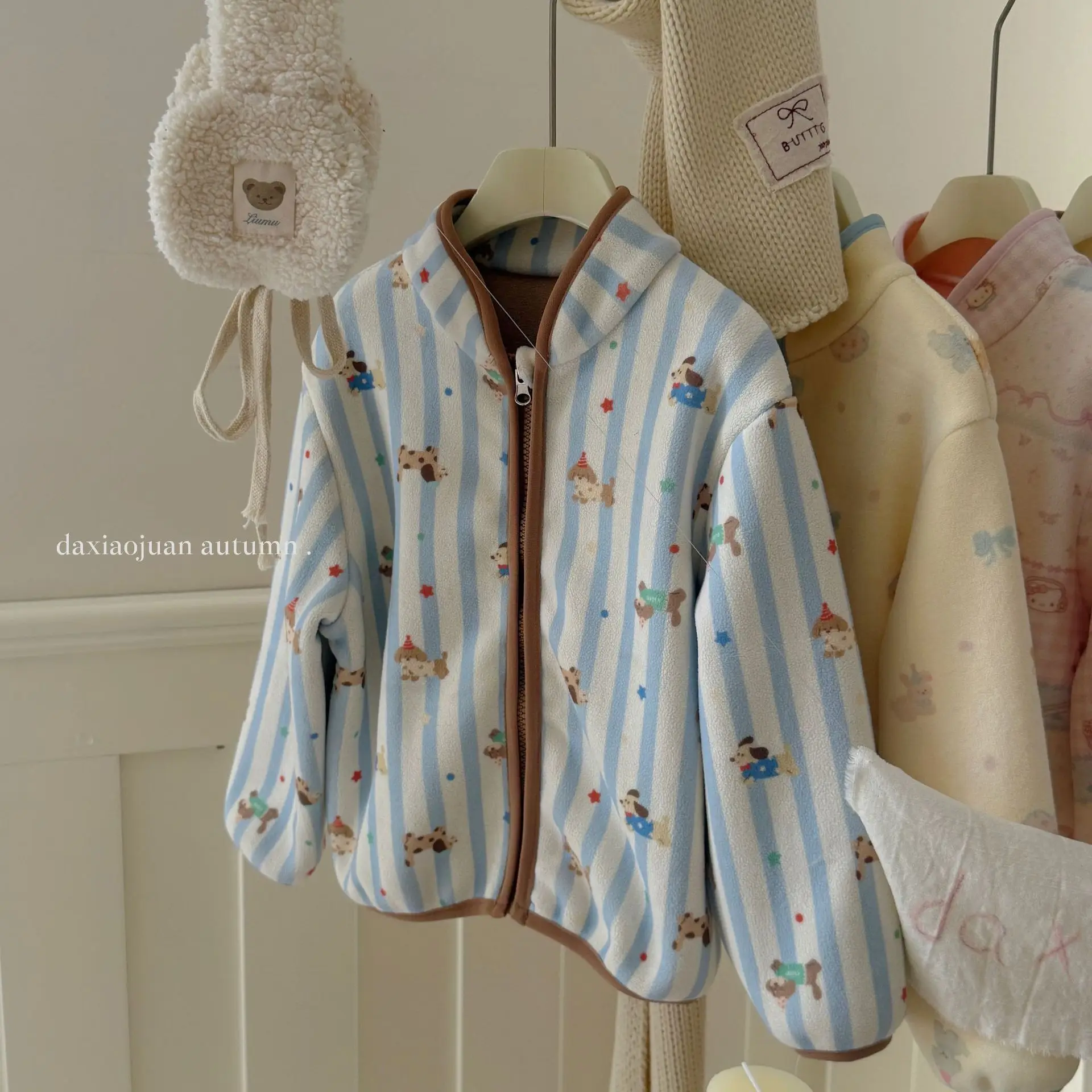 Coat size roll 26 autumn and winter children's full print cartoon fleece Korean version zipper stand up collar coat fashionable