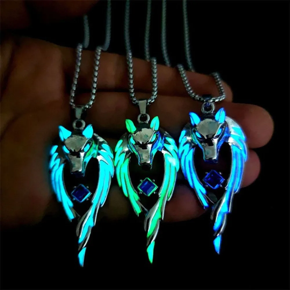 New Simple Fashion Niche Wolf Pendant Necklace Men Glow-in-the-dark Animal Sweater Chain Luminous Necklace Punk Gift Accessories