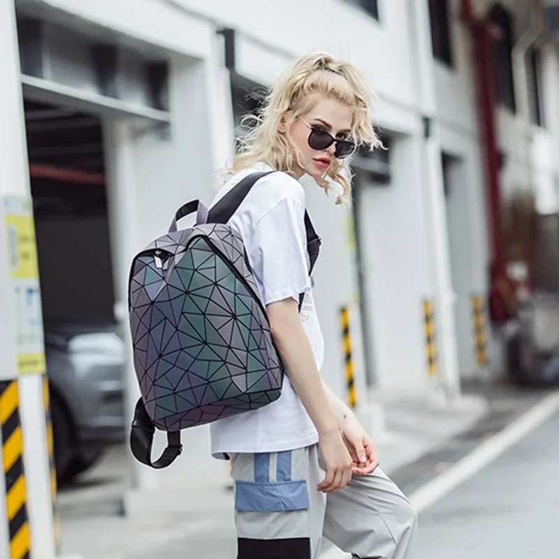Luminous Women Geometric Backpack 14 inch Laptop Backpacks Student School Bags Holographic Geometry Travel Bagpack Bag Mochila