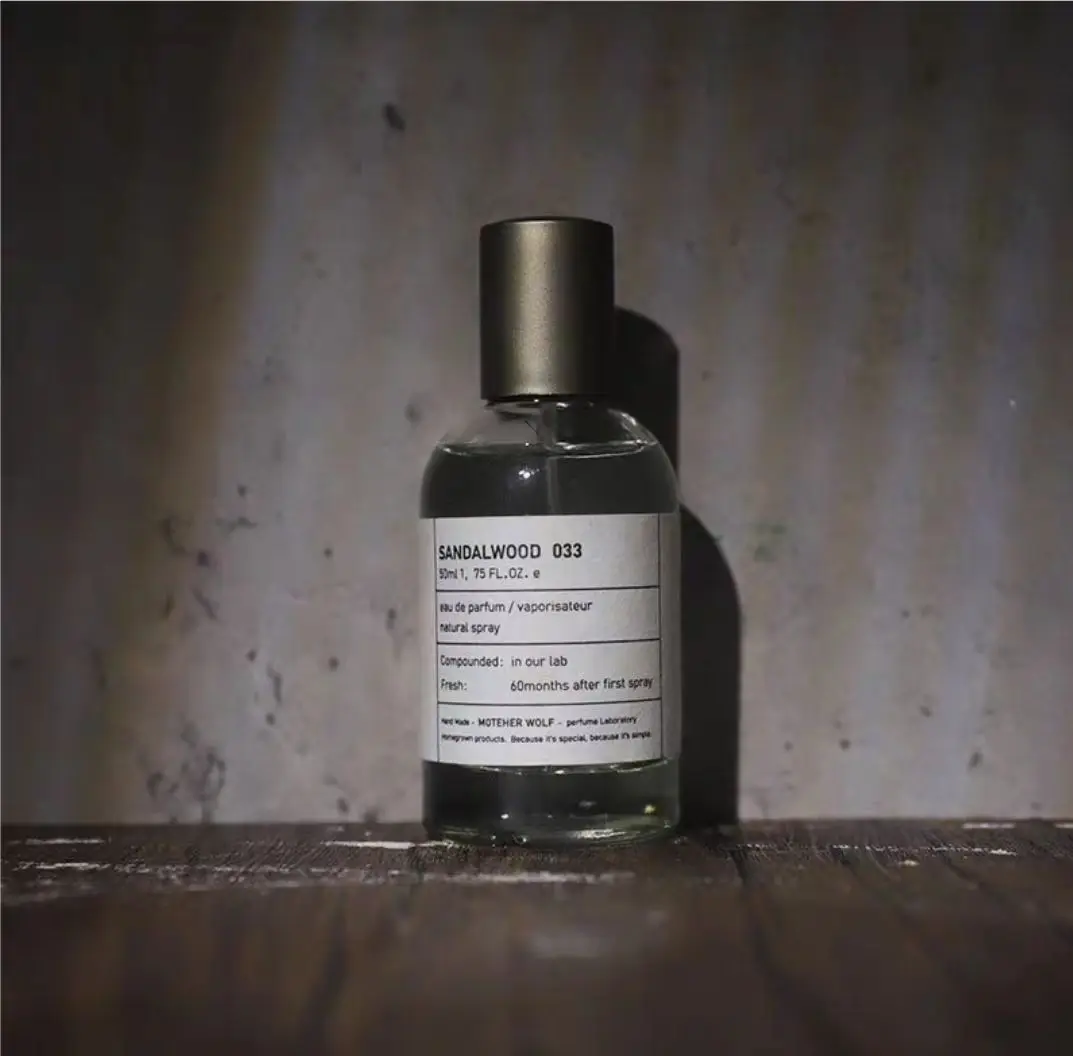 Champagne Wood nr. 33 Perfumy męskie i damskie w sprayu 3.4 oz. Trwały zapach, przenośny kształt.