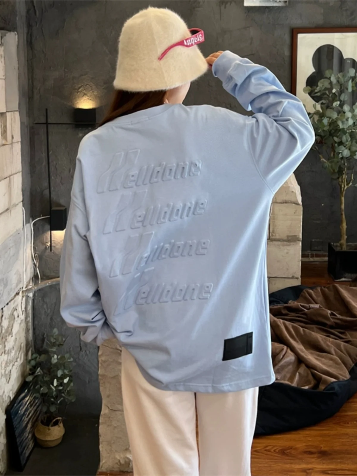 커플용 루즈핏 긴팔 티셔츠 순면 라운드넥 압화 엠보싱 남성 기본 셔츠 캐주얼 출퇴근 스타일