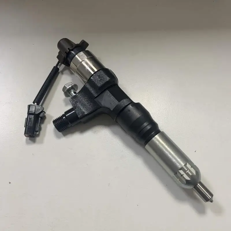 095000-6353 0950006353 Remanufactured fuel injector assembly for Hino J05E for SK200-8 engine parts