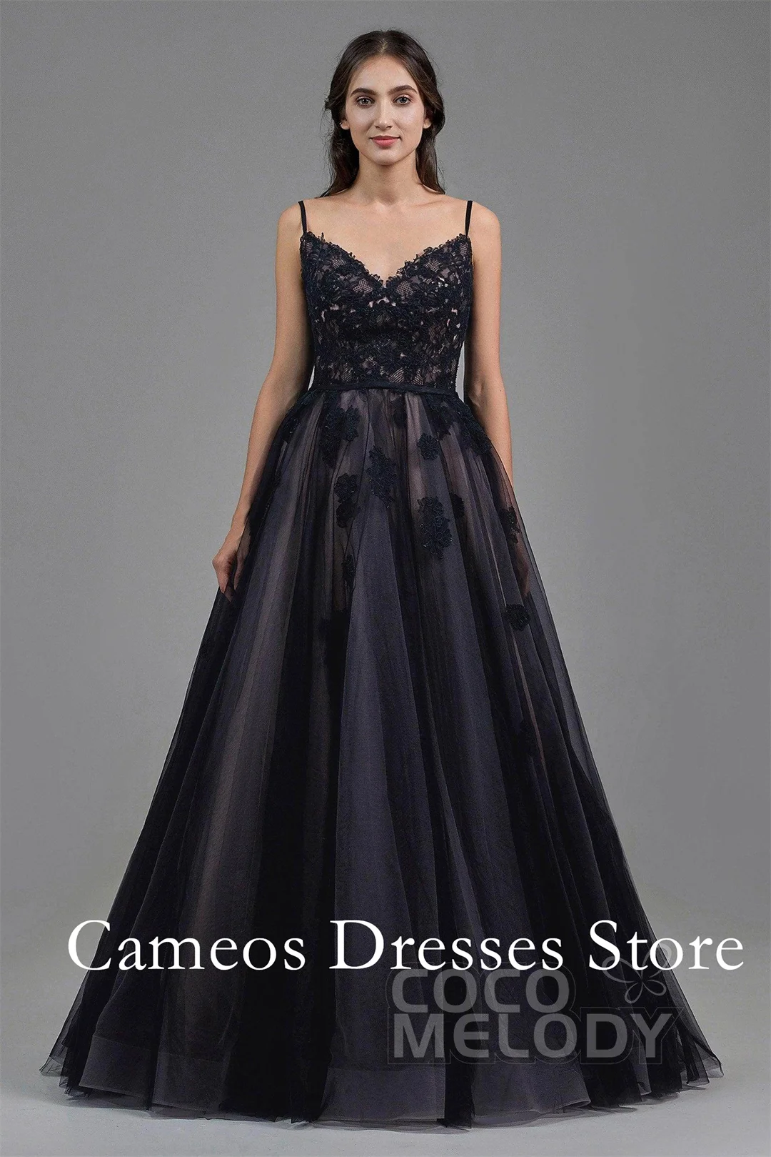 SONDR مخصص السباغيتي الأشرطة أنيقة الخامس الرقبة فساتين الزفاف تول الدانتيل الأسود عارية الذراعين العرائس فساتين النساء فساتين زفاف