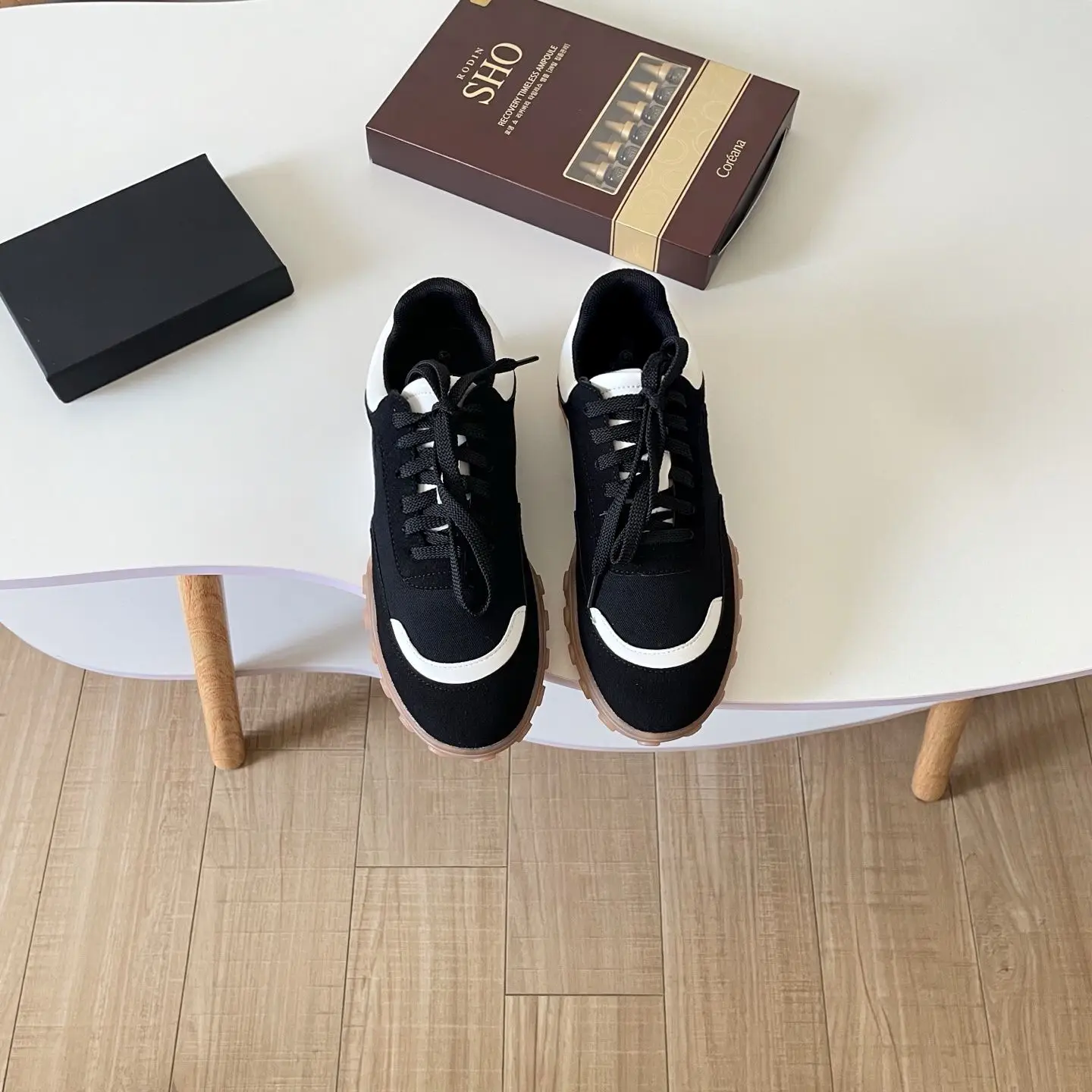 Shock Absorbing Insole Unisex Skate Board Shoes PU Leather Casual Sneakers Low Top Lace Up Flat Non Slip Wearproof Footwear Men Women Outdoor Street Daily Couple Walking Shoes