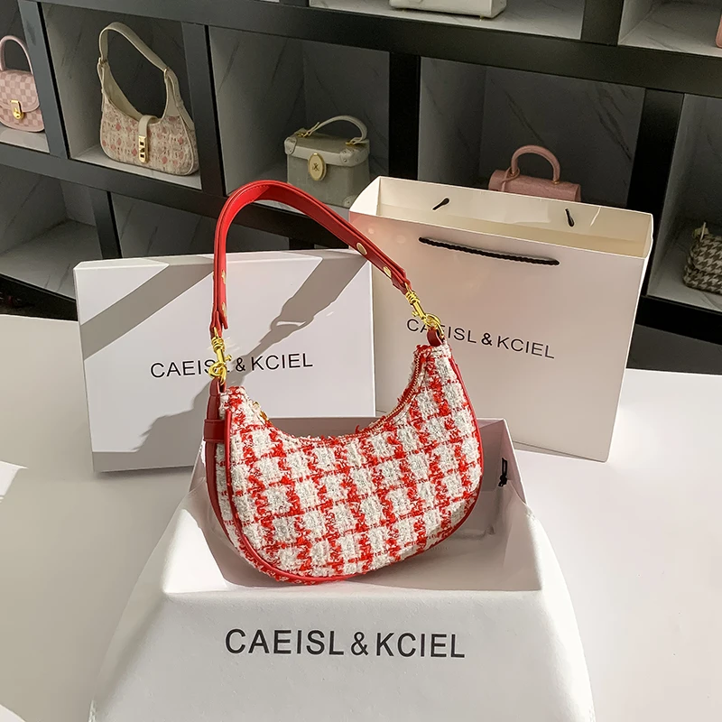 

Faionable Plaid Underarm Bag Women's Handbag CAEISL&KCIEL New Moon ape Single oulder Bag Trendy Cact Size PU Material