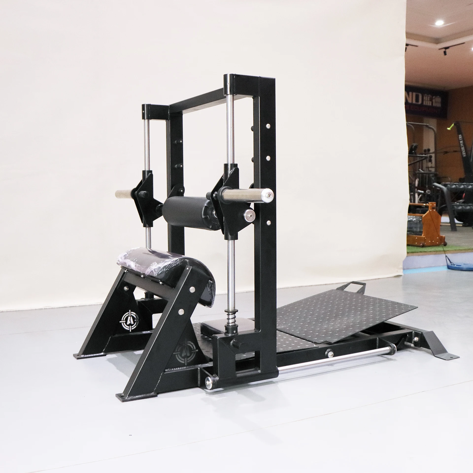 

Land Gym Equipment China Manufacturers Strength Training for Sale Glute Trainer Hip Thrust Machine