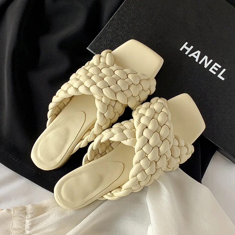 

Сплошные цветные удобные сандалии-мулы из мягкой кожи, плетеные тапочки на плоской подошве с открытым носком, модная женская обувь для уличной одежды