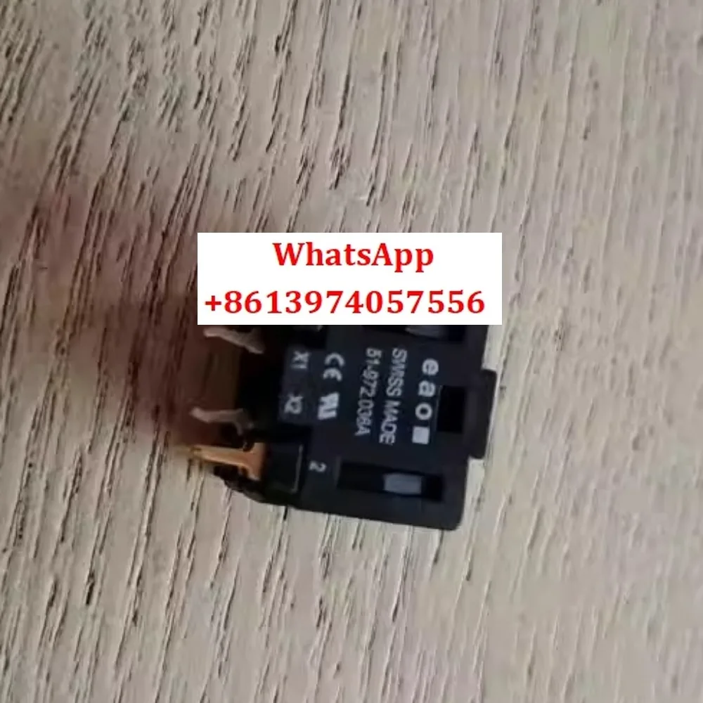 

51-972.036A New imported button, switch touchpoint