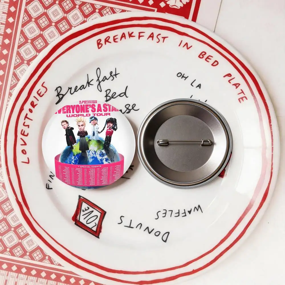Band 5 Seconds of S-Summer 50s Badge fragmentation laser Game Figure Soft Button Pins Handmade Cartoon Round Brooch Bag